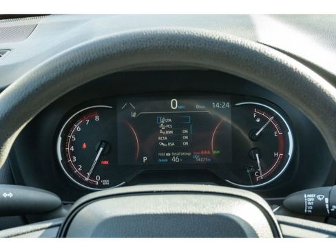 Used 2025 Toyota RAV4 XLE image 20