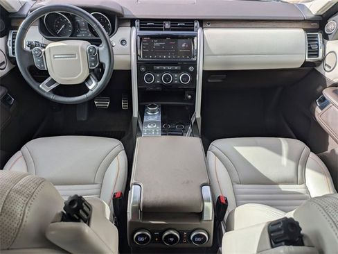 Used 2017 Land Rover Discovery HSE Luxury image 14