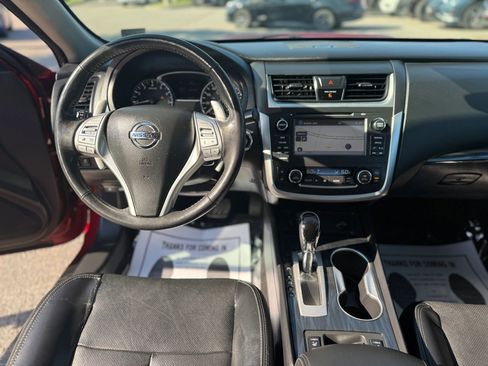 Used 2017 Nissan Altima 3.5 SL w/ 3.5SL Technology Package image 16
