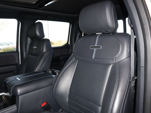 Used 2025 Ford F250 Platinum w/ Tremor Off-Road Package image 33