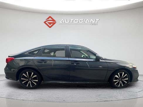 Used 2022 Honda Civic EX image 9