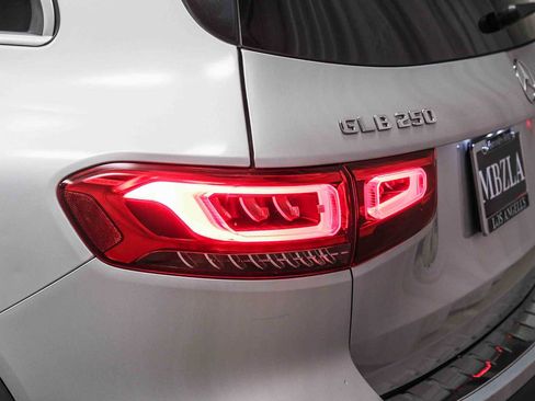 Certified 2022 Mercedes-Benz GLB 250 image 7