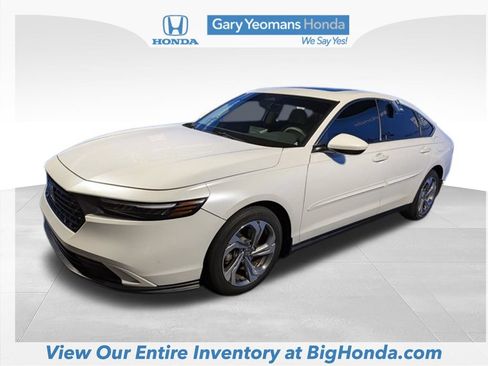 Used 2024 Honda Accord EX image 11
