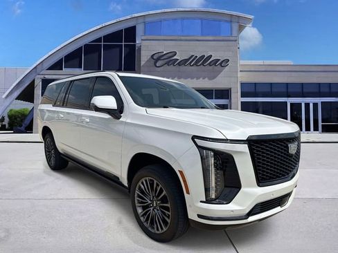 Certified 2025 Cadillac Escalade ESV Sport Platinum AWD/4WD image 3