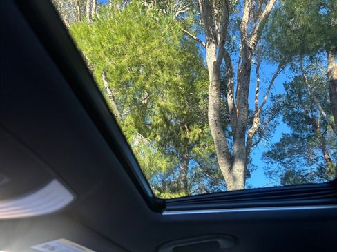 Used 2013 Mercedes-Benz E 350 Sedan image 32