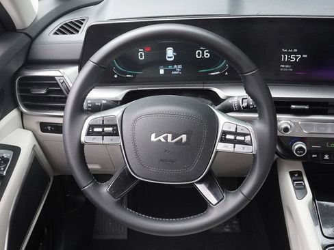 Used 2024 Kia Telluride S AWD/4WD image 36