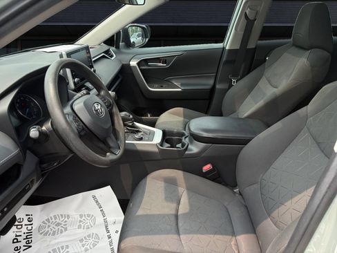 Used 2021 Toyota RAV4 XLE w/ Convenience Package AWD/4WD image 2