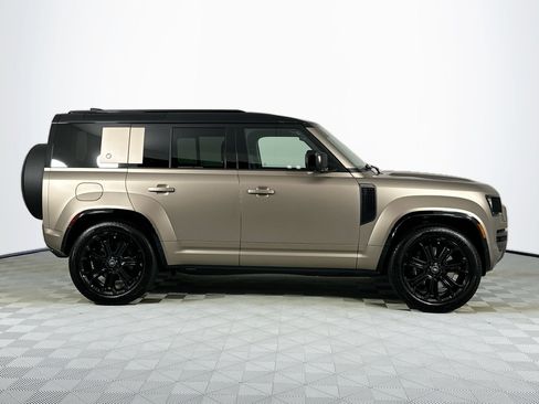 Used 2025 Land Rover Defender 110 AWD/4WD image 4