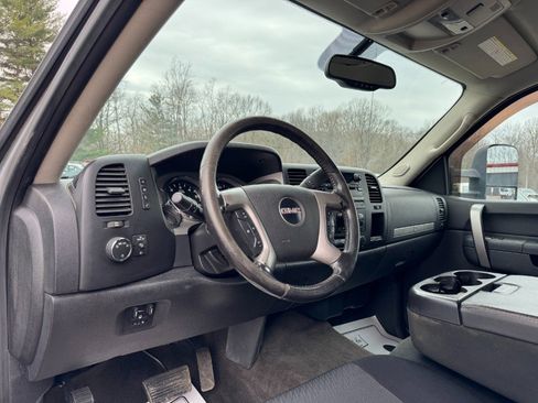 Used 2011 GMC Sierra 2500 SLE w/ SLE Preferred Package image 14