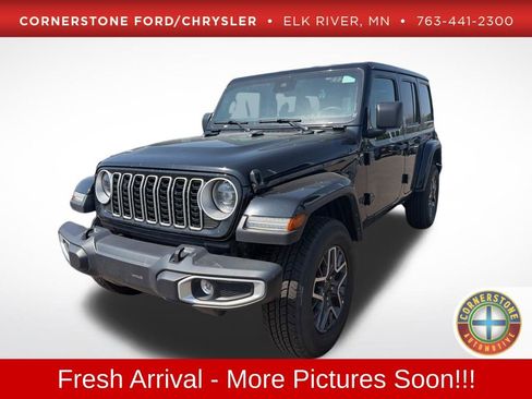 Used 2025 Jeep Wrangler Unlimited Sahara AWD/4WD image 1
