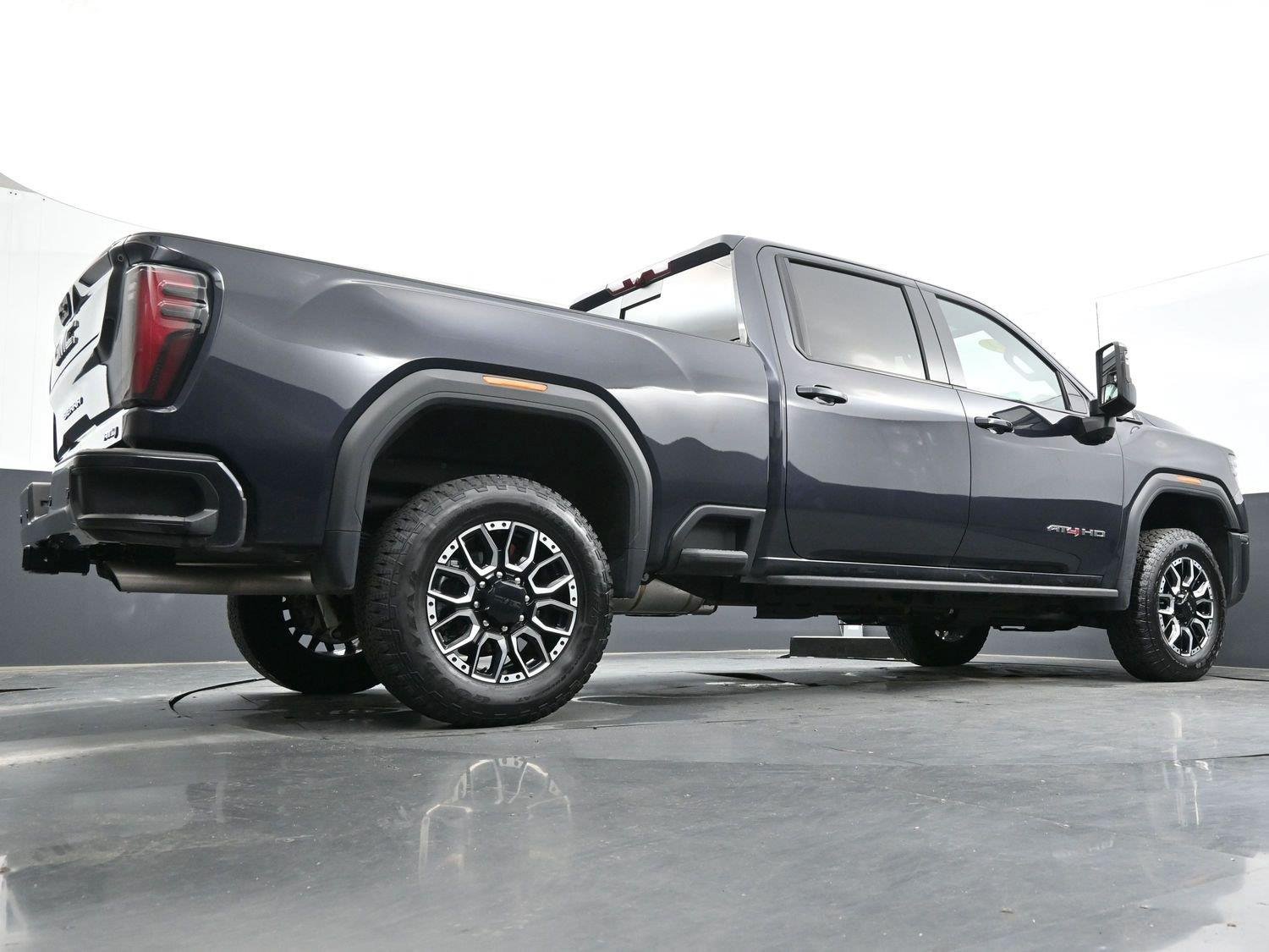 Used 2024 GMC Sierra 2500 AT4 w/ AT4 Premium Plus Package AWD/4WD image 54