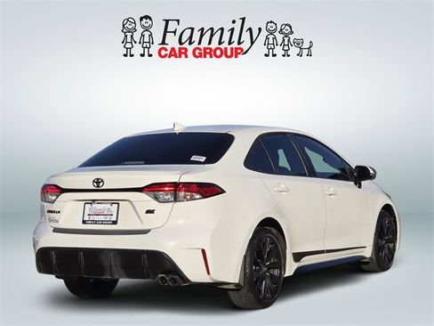 Used 2023 Toyota Corolla SE image 4