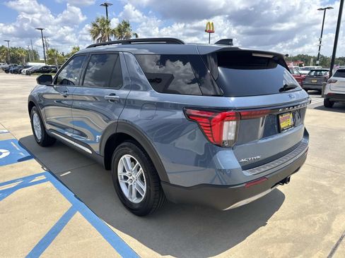 Used 2025 Ford Explorer Active w/ Active Comfort Package RWD image 5