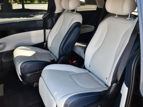 Used 2025 Kia Carnival SX Prestige FWD image 19