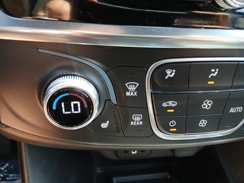 Used 2023 Chevrolet Traverse LT FWD image 29