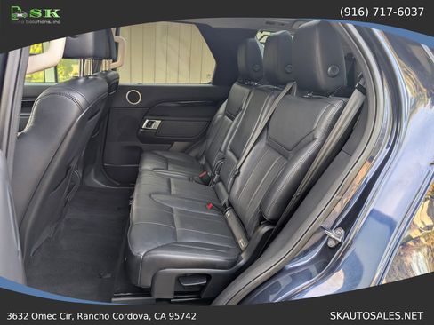 Used 2017 Land Rover Discovery SE AWD/4WD image 28