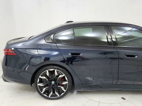 Used 2026 BMW 550e xDrive image 7