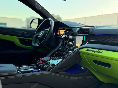 Used 2024 Lamborghini Urus S image 27