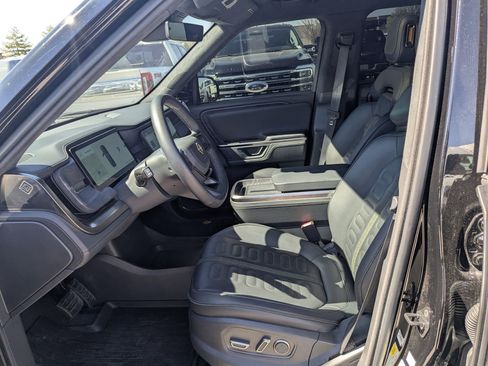 Used 2025 Rivian R1S Adventure image 19