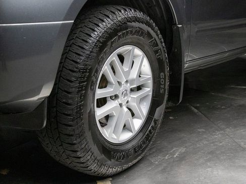 Used 2020 Nissan Frontier SV image 7