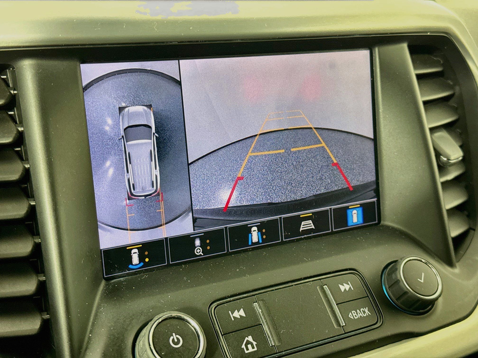 Used 2021 GMC Acadia SLT w/ Technology Package FWD image 13