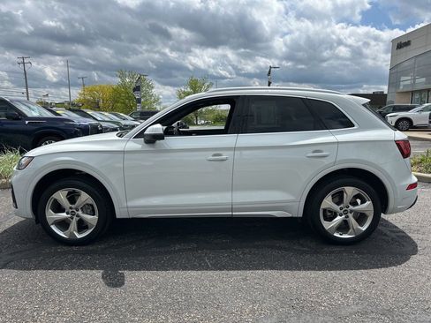Used 2021 Audi Q5 2.0T Premium Plus w/ Premium Plus Package AWD/4WD image 11