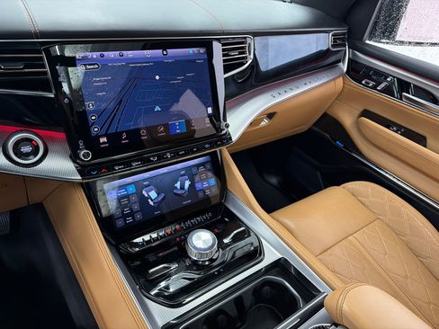 Used 2023 Jeep Grand Wagoneer Series III image 26