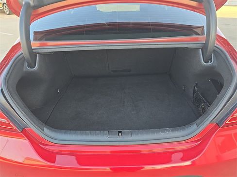 Used 2023 Genesis G70 2.0T image 12