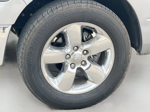 Used 2019 RAM 1500 Big Horn RWD image 28