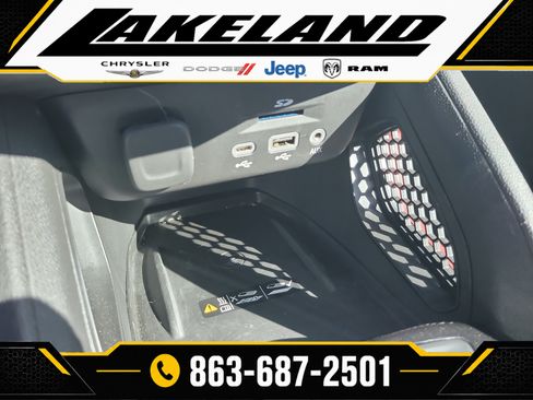 Used 2022 Chevrolet TrailBlazer RS w/ Technology Package FWD image 23