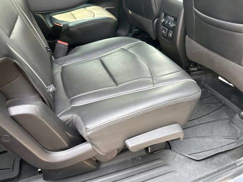 Used 2021 Buick Enclave Avenir w/ Avenir Technology Package AWD/4WD image 51