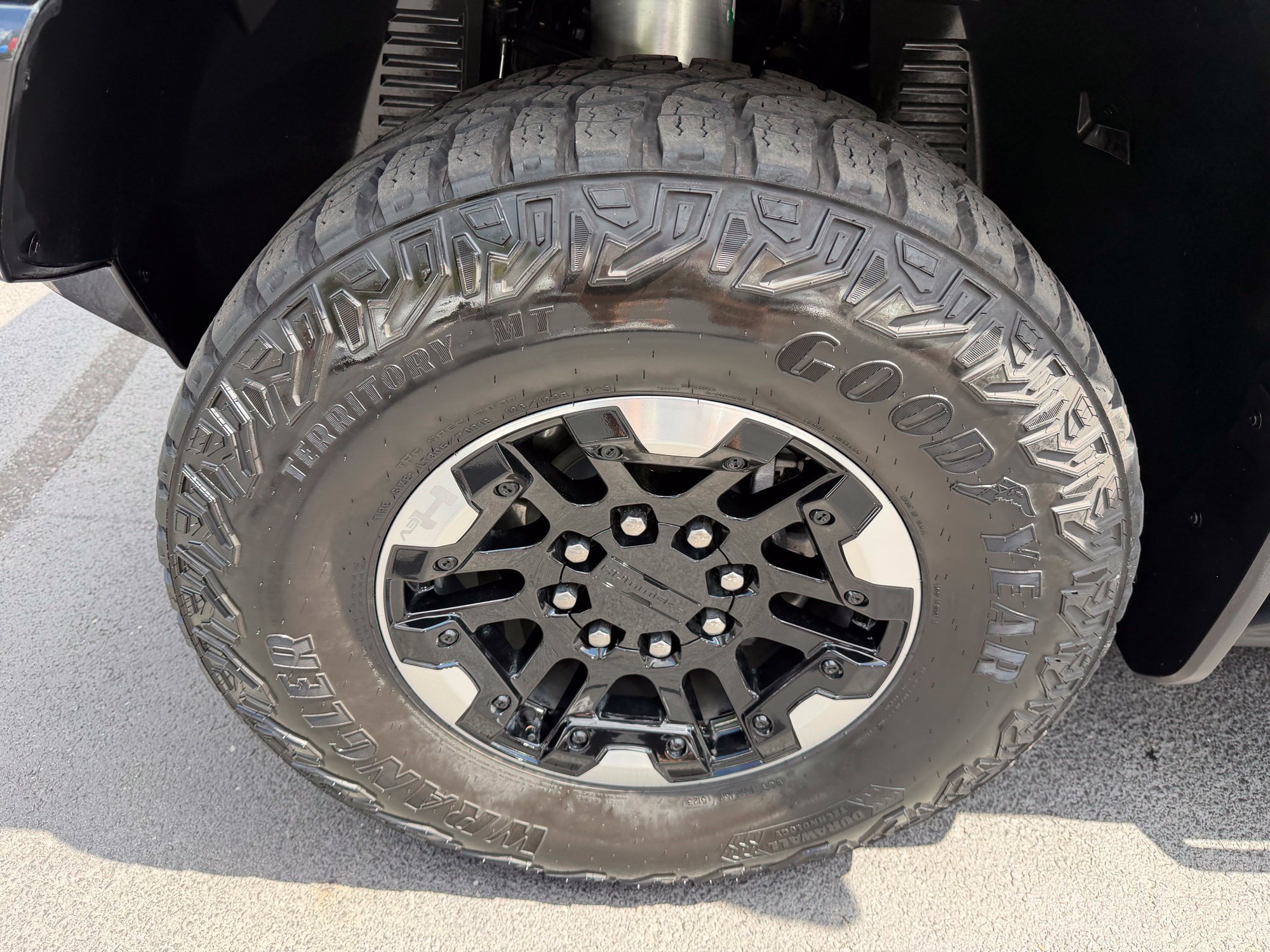 Used 2024 GMC Hummer EV 2X w/ Extreme Off-Road Package AWD/4WD image 14