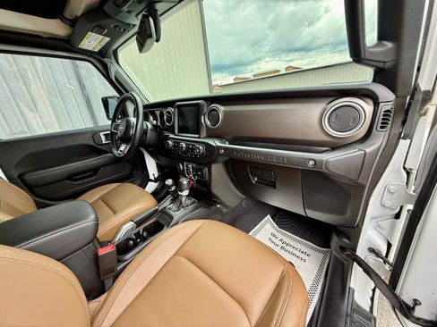 Used 2020 Jeep Wrangler Unlimited Rubicon AWD/4WD image 38