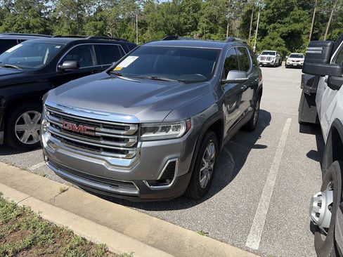 Used 2021 GMC Acadia SLT w/ LPO, Floor Liner Package FWD image 4