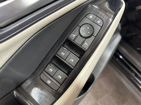 Used 2025 Nissan Rogue SV FWD image 31