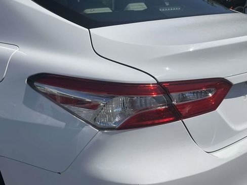 Used 2018 Toyota Camry LE w/ Convenience Package image 16