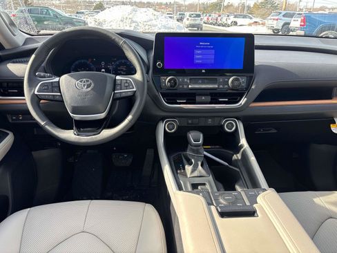 New 2026 Toyota Grand Highlander Limited image 10