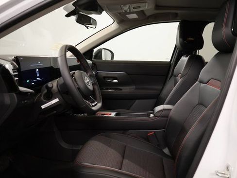 New 2026 Nissan Kicks SR w/ SR Premium Package AWD/4WD image 12