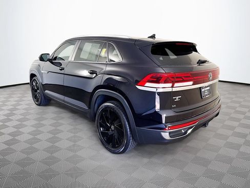 Used 2024 Volkswagen Atlas Cross Sport SE w/ Panoramic Sunroof Package FWD image 7