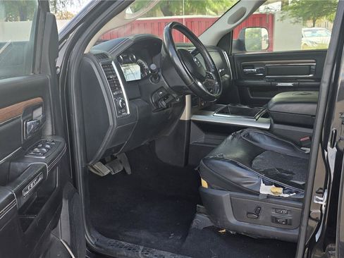 Used 2015 RAM 2500 Laramie w/ Black Appearance Group AWD/4WD image 15
