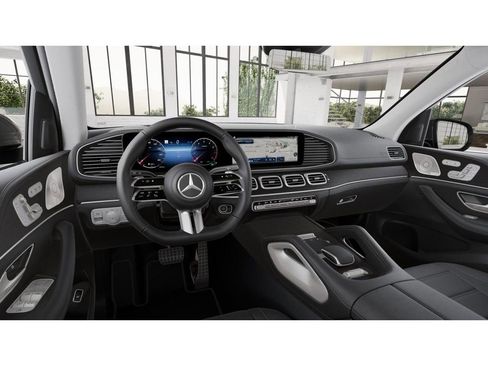 New 2026 Mercedes-Benz GLS 580 4MATIC image 3