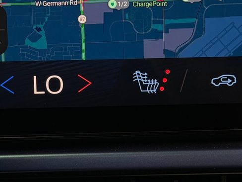 Used 2025 Chevrolet Equinox EV LT w/ Convenience Package image 19