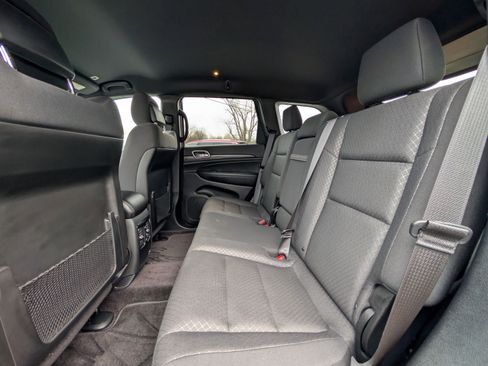 Used 2019 Jeep Grand Cherokee Laredo image 31