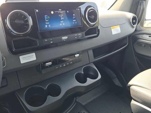 Used 2026 Mercedes-Benz Sprinter 2500 image 34