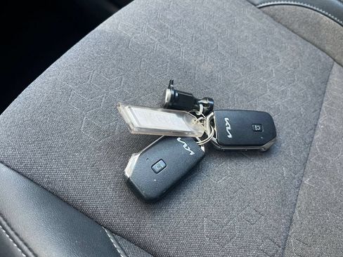 Used 2025 Kia Seltos S FWD image 21