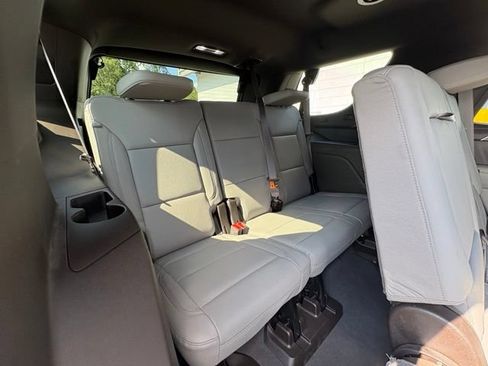 Used 2023 Chevrolet Tahoe Z71 AWD/4WD image 32
