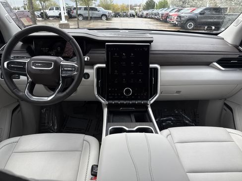 Used 2024 GMC Acadia Denali image 15