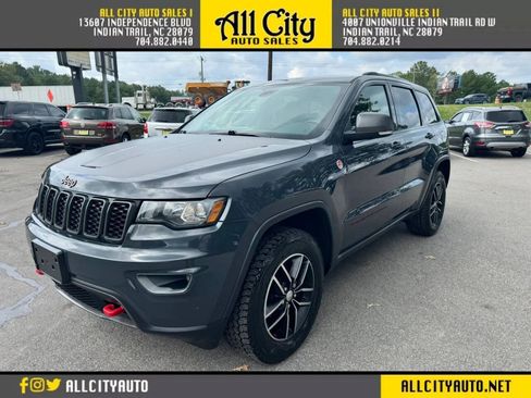 Used 2018 Jeep Grand Cherokee Trailhawk AWD/4WD image 3