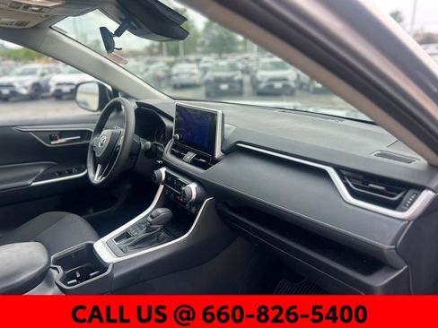 Used 2024 Toyota RAV4 XLE w/ Convenience Package image 7