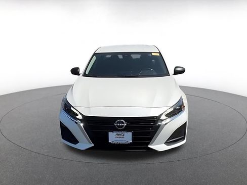 Used 2025 Nissan Altima 2.5 SV FWD image 4
